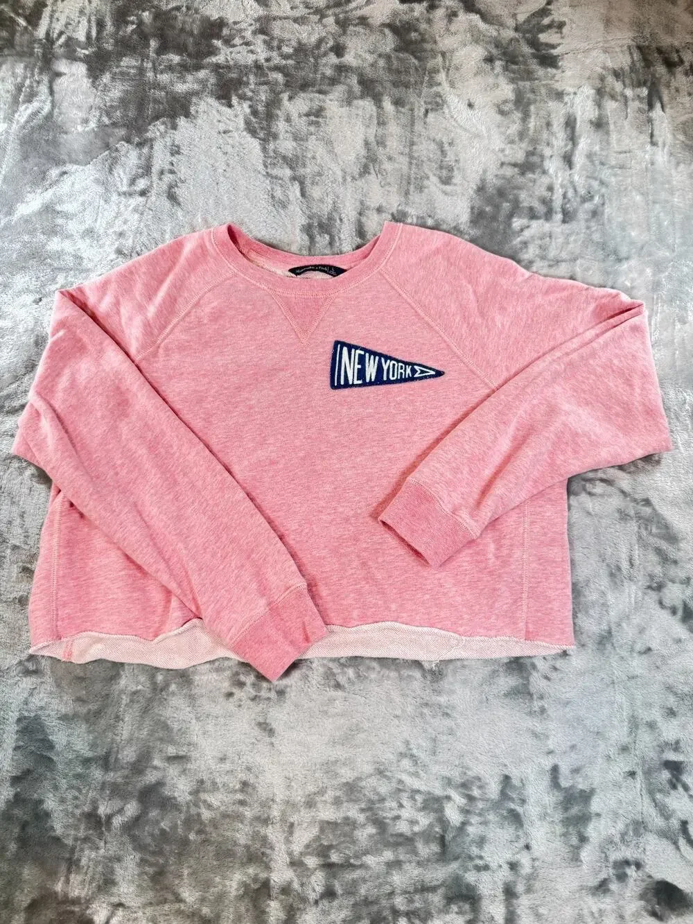 Abercrombie & Fitch Sweatshirt Womens Large Pink Cropped New York Patch Pullover